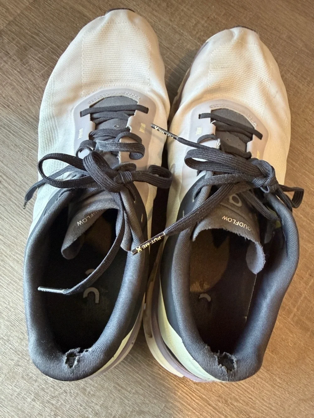 On Running Women's Sneakers in Light Gray with Lavender and Black Sz 9.5